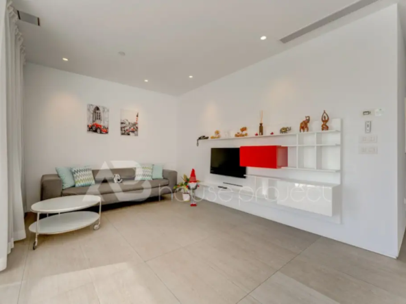 salón piso en venta en el complejo Baobab Suites en Playa del Duque
