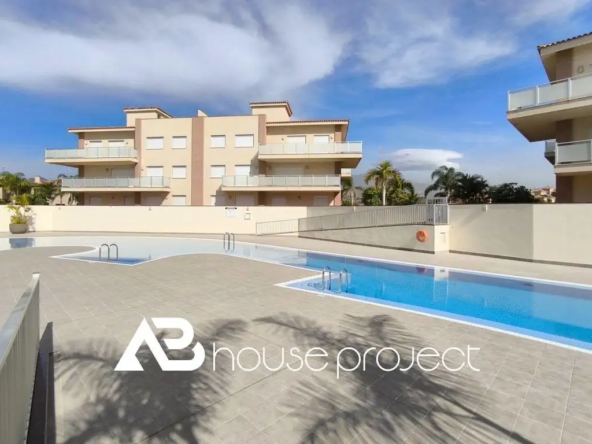 piscina del complejo en Amarilla Golf