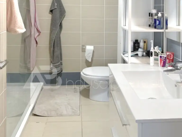 baño del piso en venta en Amarilla Golf