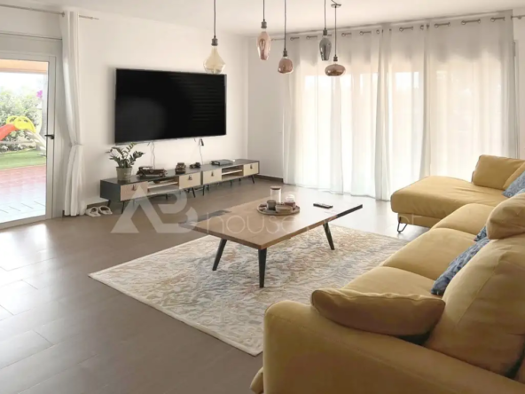 salon del piso en venta en Amarilla Golf