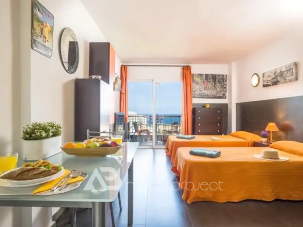 salón 2 estudio en venta en el complejo El Dorado en Playa de las Americas