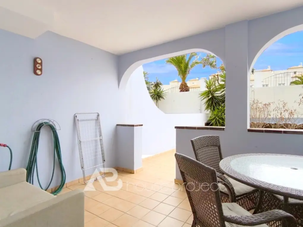 patio del piso en venta en el complejo Dinastia en Los Cristianos