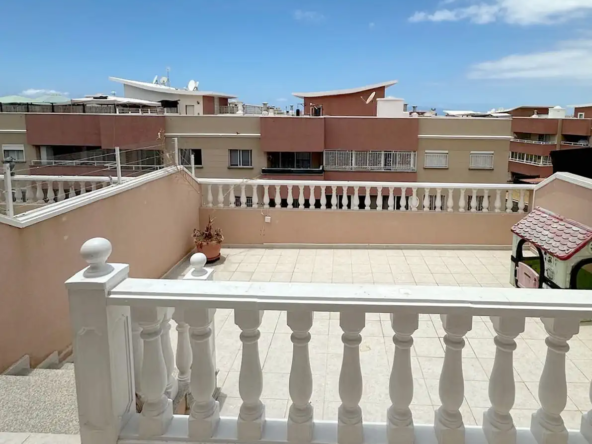 terraza 2 del piso en venta en el complejo Porta Nova en Torviscas Alto