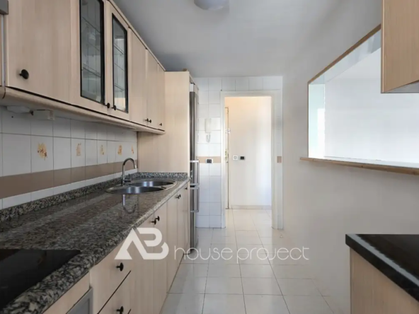 cocina del piso en venta en el complejo TENEGUIA II en Parque de la Reina