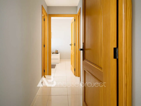 pasillo del piso en venta en el complejo Club Paraíso en Playa Paraíso - 1