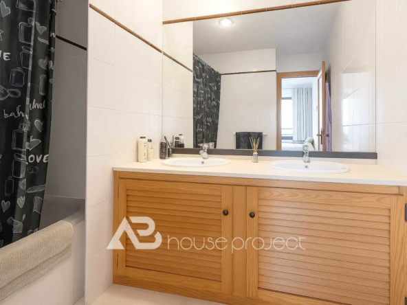 baño del piso en venta en el complejo Club Paraíso en Playa Paraíso - 3