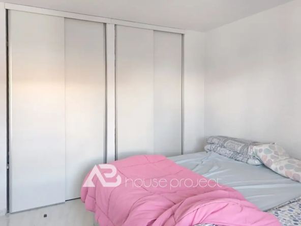 dormitorio 1 del piso en venta en el complejo Port Royale en Los Cristianos