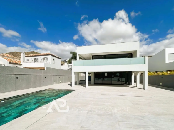 piscina privada villa de lujo en el Madroñal