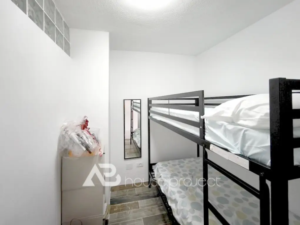 dormitorio 2 del piso en venta en el complejo Port Royale en Los Cristianos