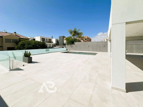 terraza 1 villa de lujo en el Madroñal