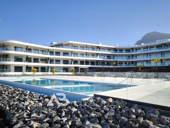 piscina del complejo Atlantic Homes en el Madroñal de Costa Adeje