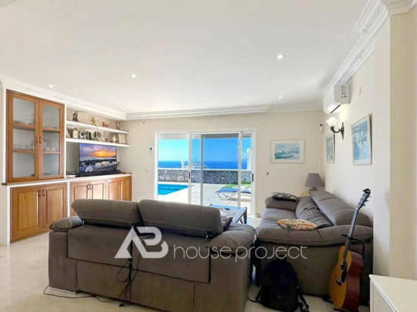 salón villa en venta en Puerto Santiago