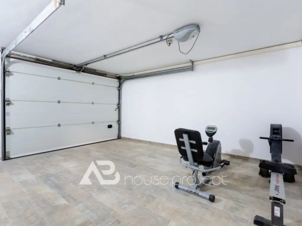 garaje villa en venta en el Madroñal