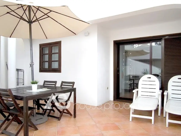 terraza del piso en venta en el complejo Adeje Paradise en Playa Paradiso