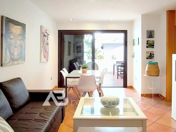 salón del piso en venta en el complejo Adeje Paradise en Playa Paradiso
