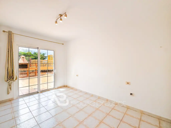dormitorio del piso en vente en el complejo La Finca en Chayofa