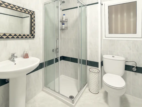 baño 2 piso en venta en el complejo Dinastia en Los Cristianos