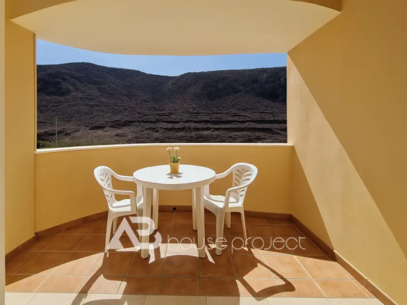 terraza piso en venta en los cristianos en el complejo Parque Tropical