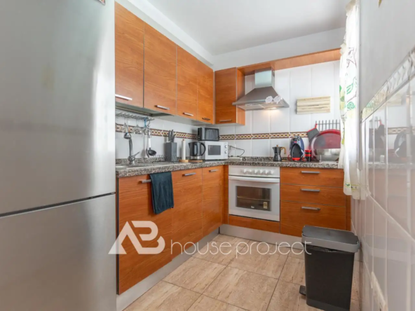 cocina de la casa adosada en venta en llano del camello