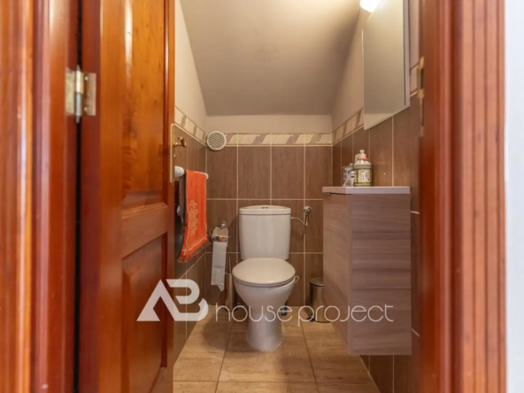 aseo de la casa adosada en venta en llano del camello