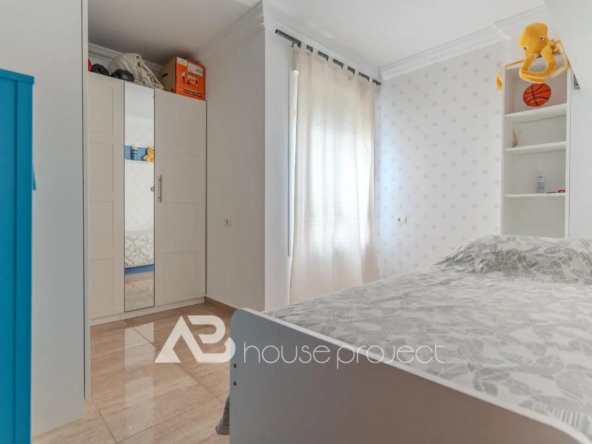 segundo dormitorio de la casa adosada en venta en llano del camello