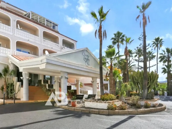 entrada del complejo Chayofa Country Club en Chayofa