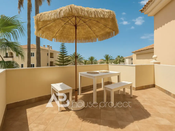 terraza piso en venta en el complejo Chayofa Country Club en Chayofa