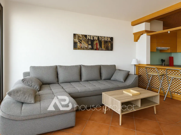 salon del atico duplex en venta en el complejo "Adeje Paradise" en Playa Paraiso -2