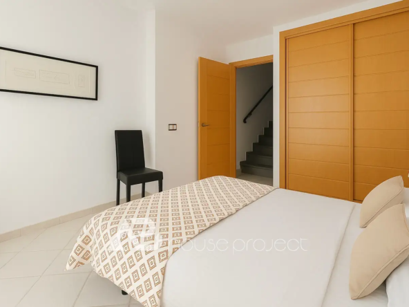 dormitorio del atico duplex en venta en el complejo "Adeje Paradise" en Playa Paraiso -2