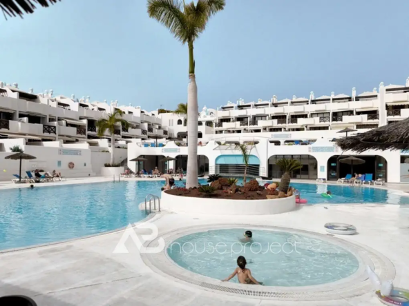 piscina del complejo "Adeje Paradise" en Playa Paraiso -4