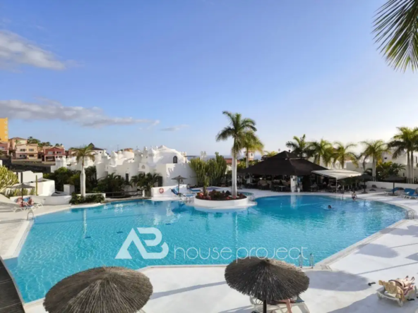 piscina del complejo "Adeje Paradise" en Playa Paraiso -2