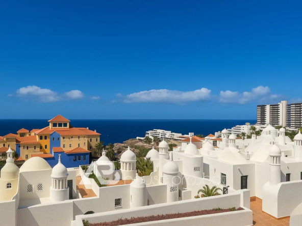 vista desde la terraza del atico duplex en venta en el complejo "Adeje Paradise" en Playa Paraiso -2