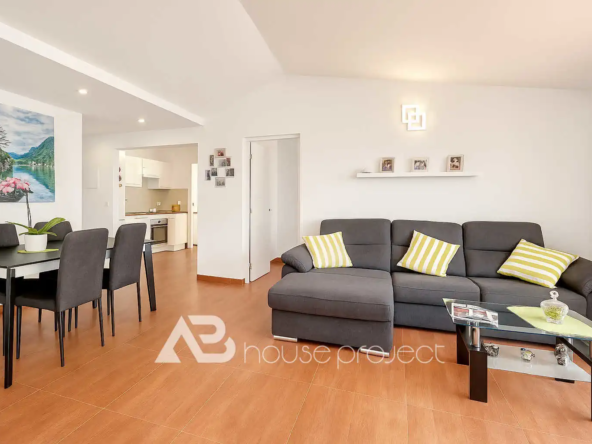 salon del ático en venta en el complejo Los Alamos en Los Cristianos - 3
