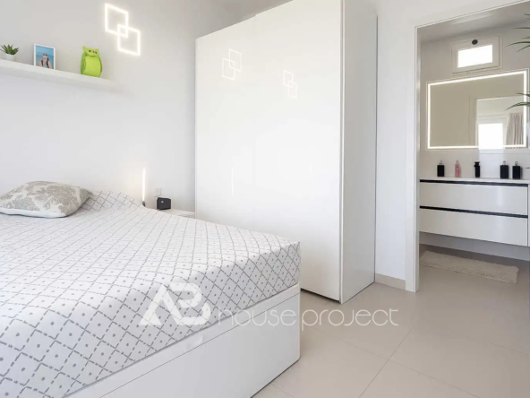 dormitorio del ático en venta en el complejo Los Alamos en Los Cristianos - 5