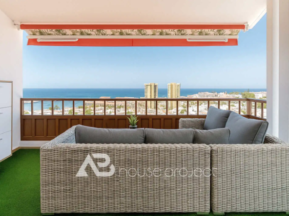 terraza del ático en venta en el complejo Los Alamos en Los Cristianos - 1