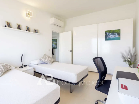 dormitorio del ático en venta en el complejo Los Alamos en Los Cristianos - 6