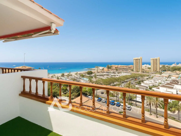 vista desde el ático en venta en el complejo Los Alamos en Los Cristianos - 1