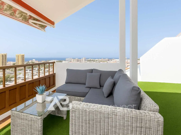 terraza del ático en venta en el complejo Los Alamos en Los Cristianos - 2