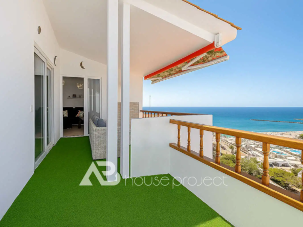 terraza del ático en venta en el complejo Los Alamos en Los Cristianos - 3