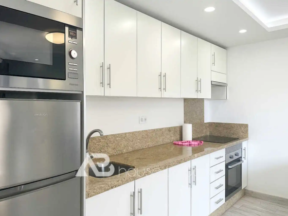 cocina del piso en venta en el complejo Summerland en Los Cristianos - 2