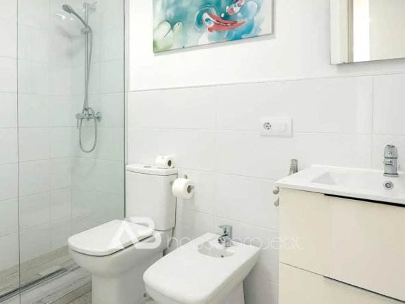 baño del piso en venta en el complejo Summerland en Los Cristianos - 1