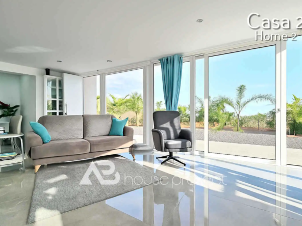 salon de la villa 2 de la finca en venta en Guia de Isora - 1