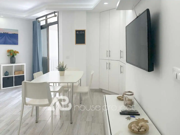 salon del piso en venta en el complejo Summerland en Los Cristianos - 2